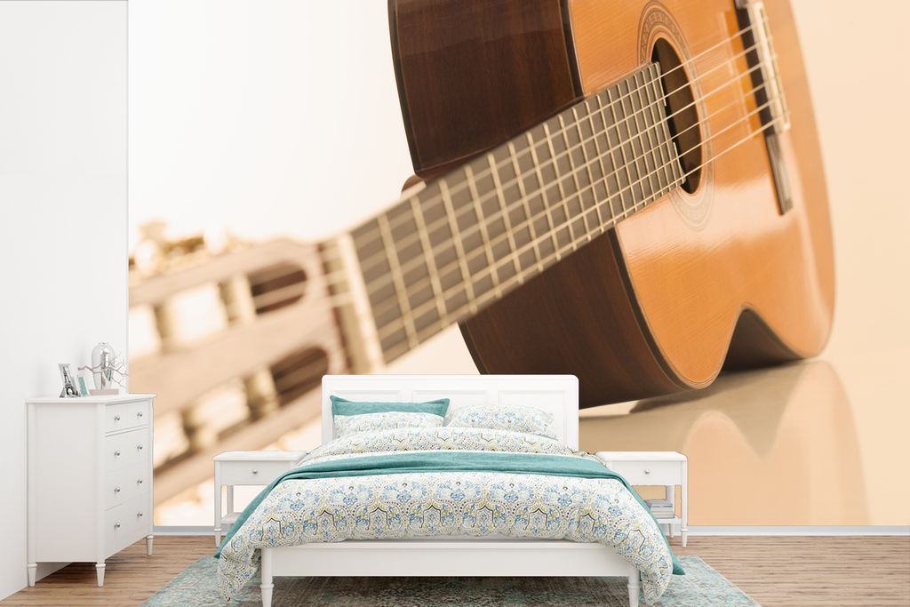 MuchoWow Fototapete für Wohnzimmer oder Schlafzimmer Wandtapete Vinyl Motivtapete Eine auf der Seite liegende akustische Gitarre - 330x220 cm - ...