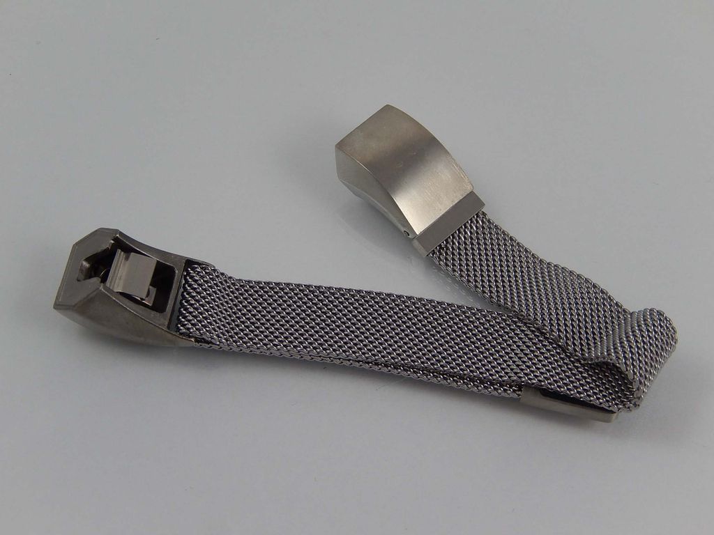 vhbw Ersatz Armband L 24cm Magnetverschluss passend für Fitbit Alta Fitness Uhr, Smart Watch - Edelstahl silber