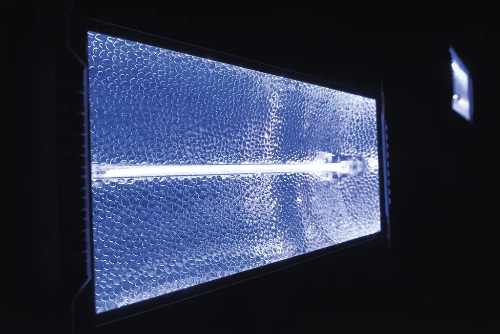 Évitez le Noir entre les Flashs : Stroboscope 1500W avec Effet Blaze RGB