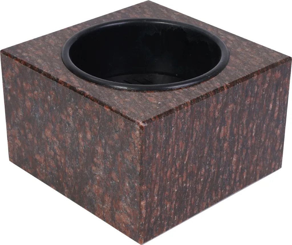 Coupe carrée granit Ruby Star : résistance et design pour cimetière
