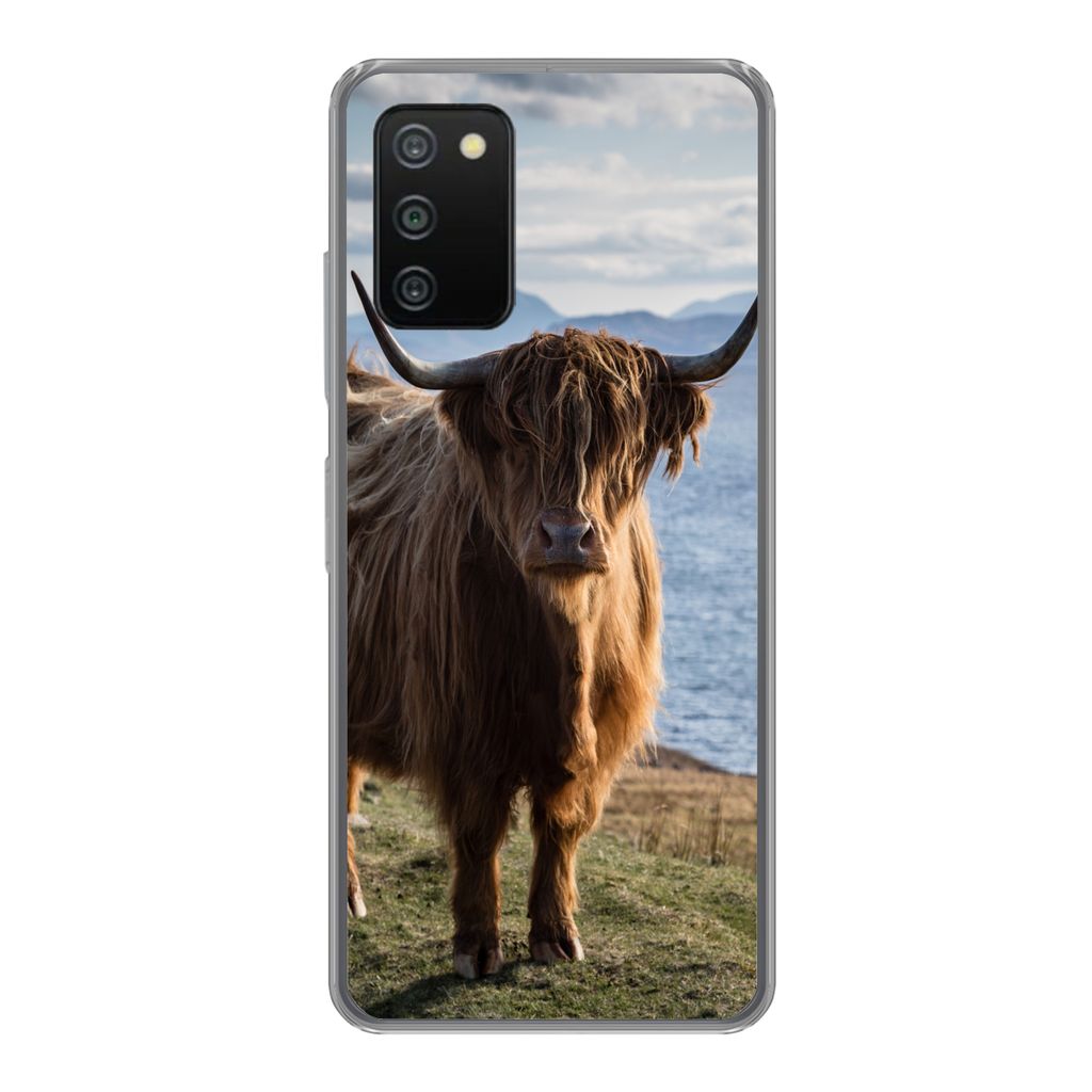 MuchoWow Handyhülle Schutzhülle Hülle für Samsung Galaxy A03s Schottische Highlander - Bergen - Meer Silikon Softcase Handy Hülle - Schutz