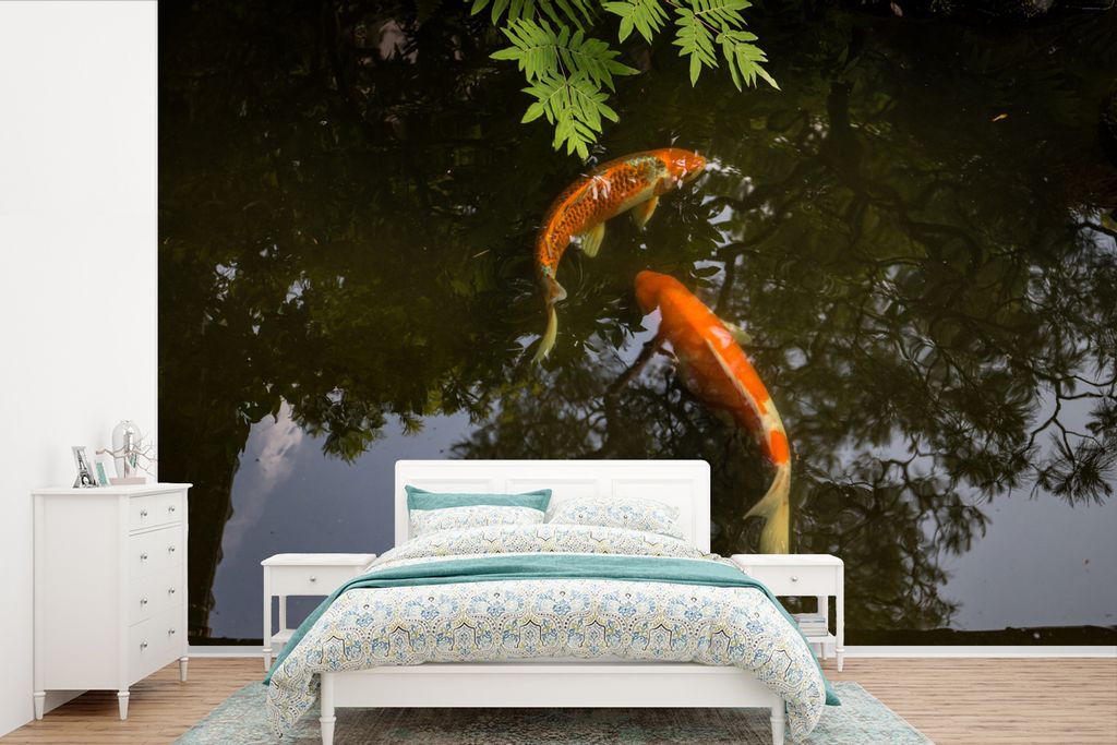 MuchoWow Fototapete für Wohnzimmer oder Schlafzimmer Wandtapete Vinyl Motivtapete Zwei Koi-Karpfen um einen Teich - 330x220 cm - Fototapeten