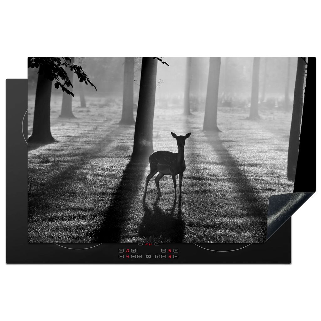 KitchenYeah Herdabdeckplatte Hirsch bei Sonnenaufgang - schwarz und weiß , 80x52cm, Küche Deko, Glaskeramikkochfeld Herdabdeckung, Abdeckplatte...