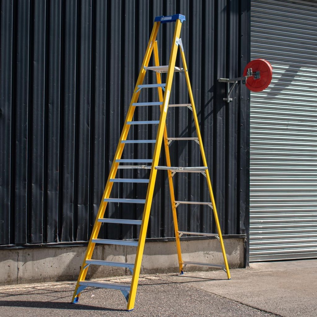 Trade Master Pro® Fiberglas-Plattformleiter | Produktbild 