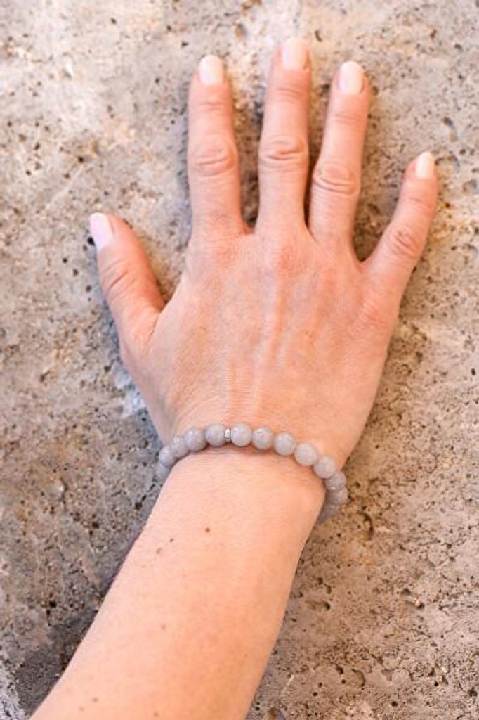 Graues Jadeperlenarmband MINK102/17