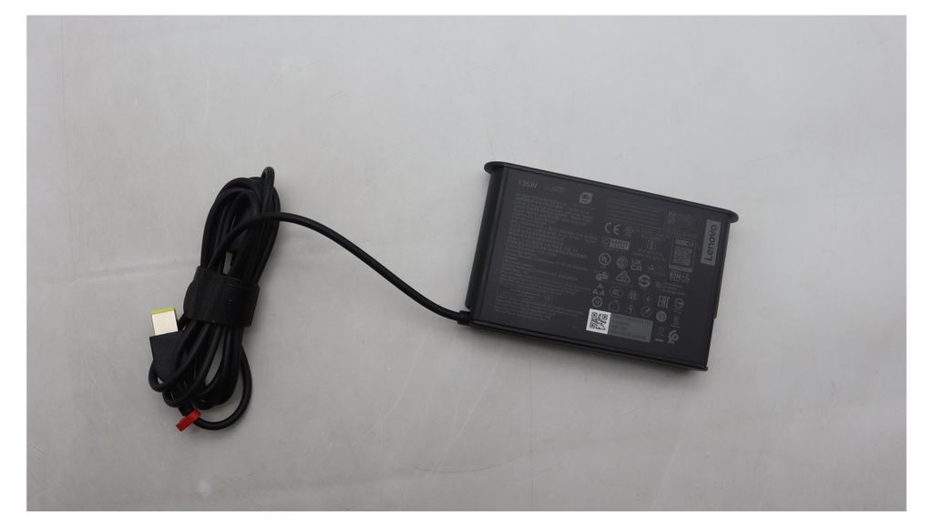 Fuente de alimentación Lenovo - Corriente alterna, 100-240 Imagen del producto 