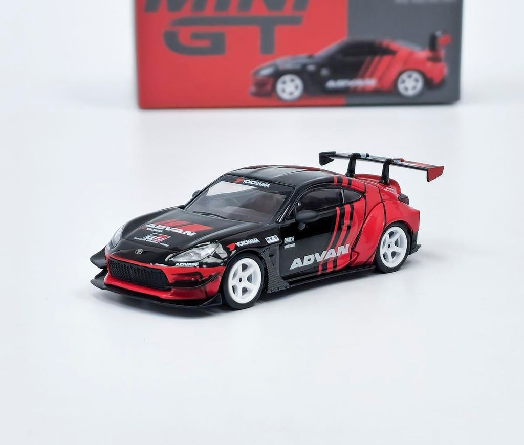 Toyota GR86 HKS TYPE R ADVAN 2022 Tokyo Auto Salon RHD - Mini GT 1:64