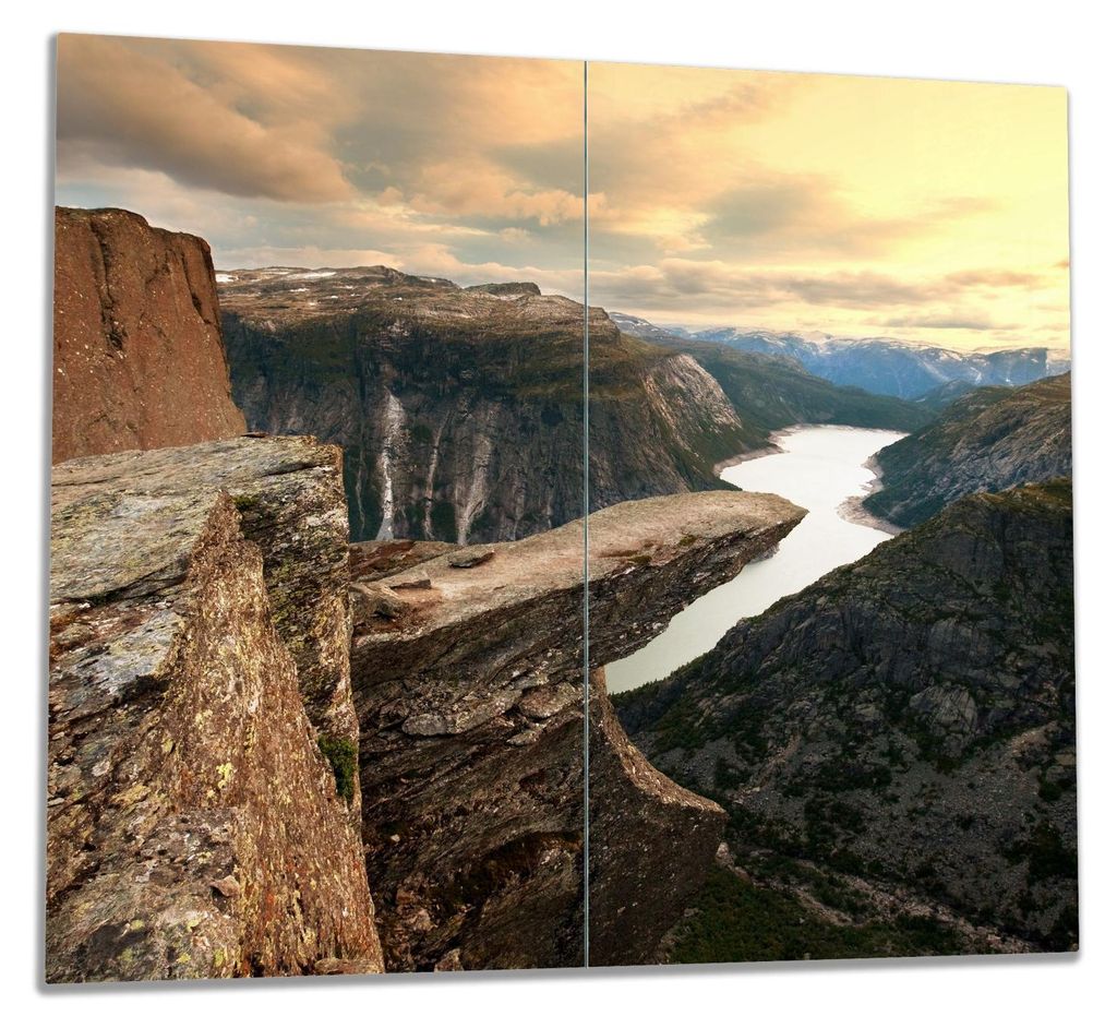 Wallario Herdabdeckplatte aus Glas, Größe 60 x 52 cm 2-teilig, Motiv Felsvorsprung über Fjord