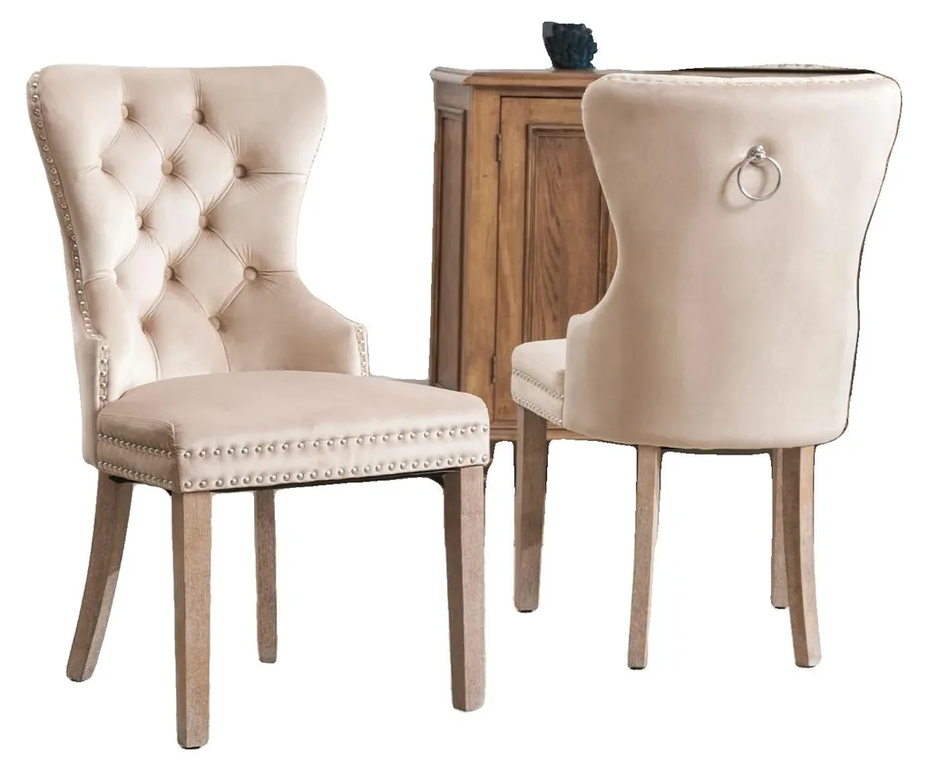 Aménagez votre salle à manger avec ces chaises en velours kaki et pieds bois