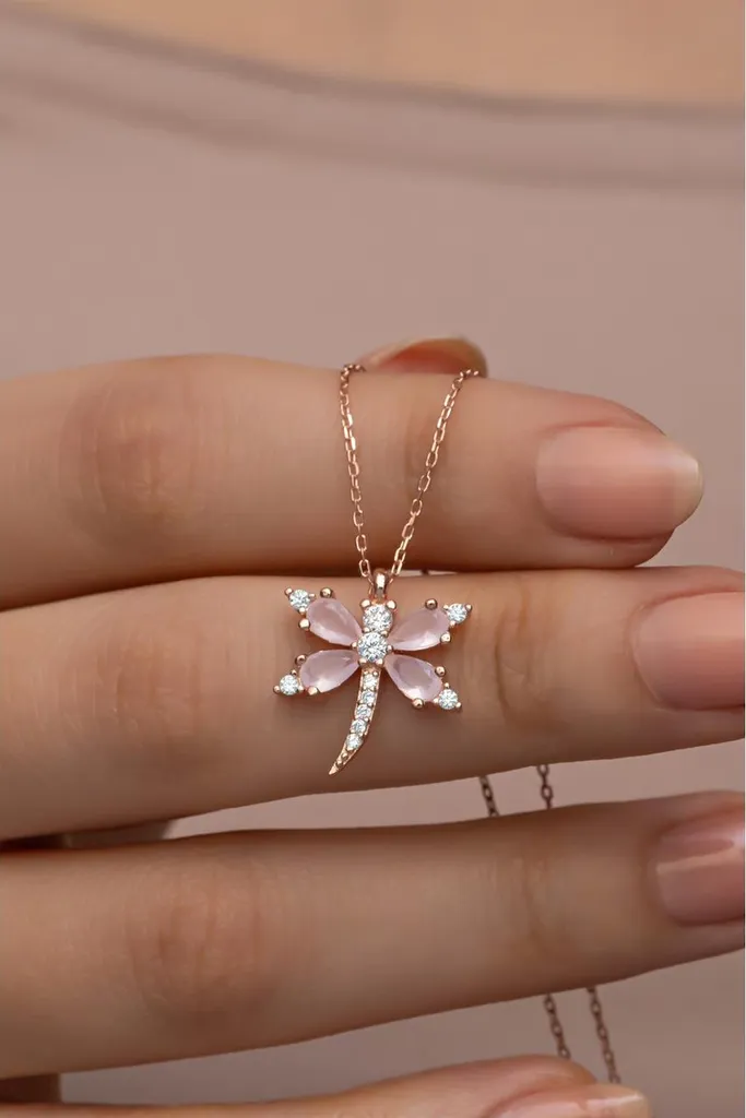 Pendentif libellule en argent et oxydes roses, collier chic femme