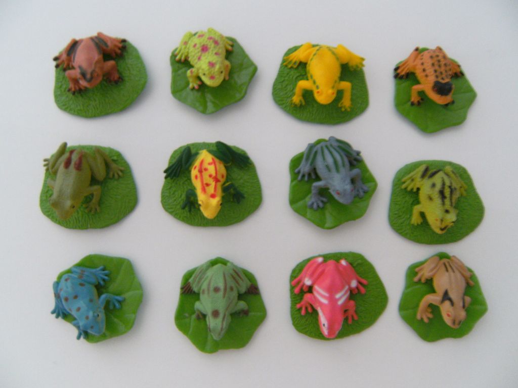 Frösche auf Blatt, 12erSet, 3,5 - 4 cm, Hartgummi Kröte Pfeilgiftfrösche Spielzeug Frosch Tiere Spielen