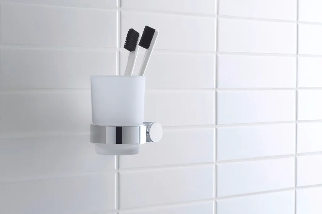 Aménagement salle de bain : Pot à dents suspendu D-Code Duravit - 9