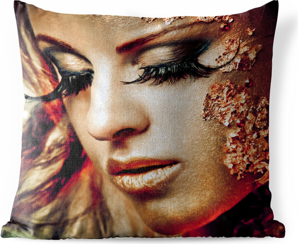 MuchoWow Outdoor Kissen - Frau - Gold - Wimpern - 45x45 cm - Wetterfest - Lounge Kissen - Fotokissen - Dekoratives Kissen