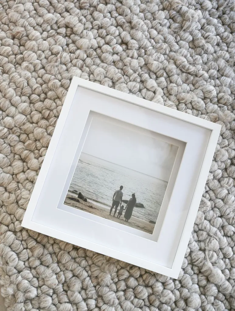 Cornice Legno Bianco 20x20 con Passepartout | Regalo Emozionale s67nk - 3