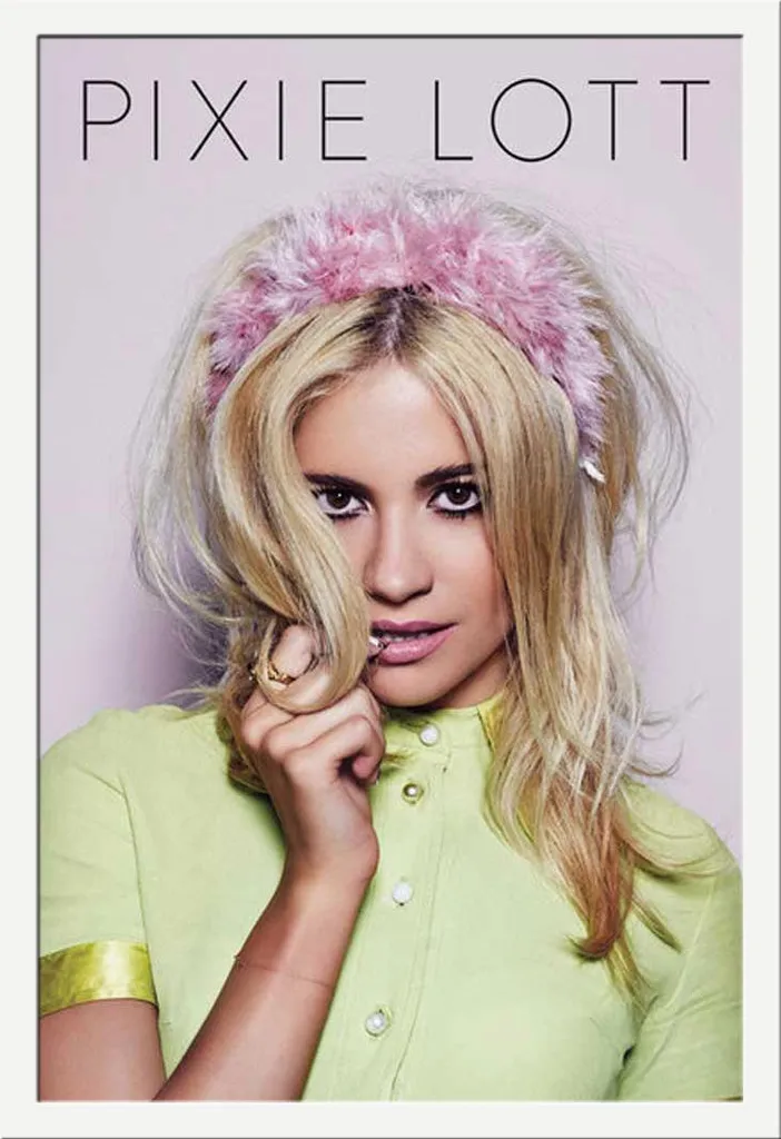 Regalo Ideale: Poster Pixie Lott Incorniciato Shinsuke Maxi MDF Bianco