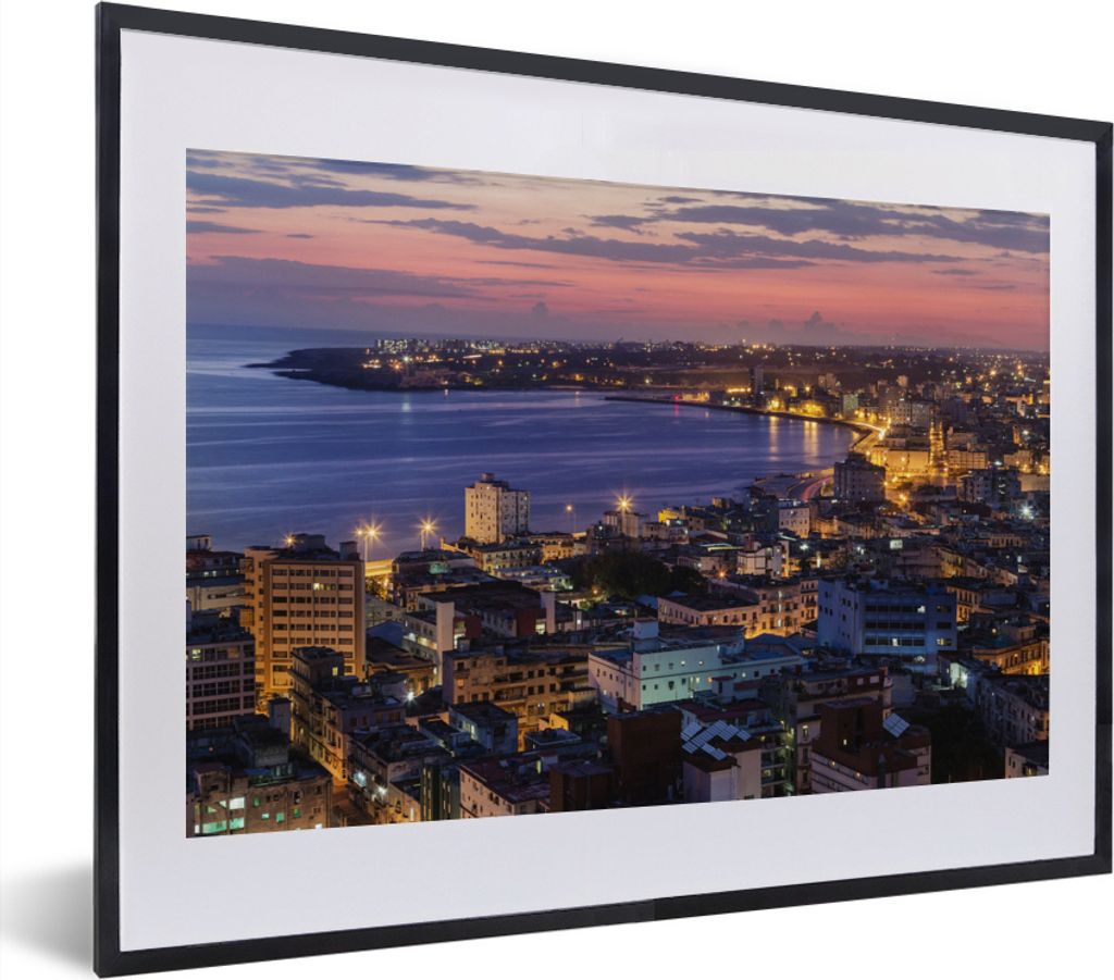 MuchoWow MuchoWow Gerahmtes Poster Beleuchtetes Stadtbild bei Sonnenaufgang in Havanna, Kuba 40x30 cm - Poster mit zchwarzem Bilderrahmen - Bil...