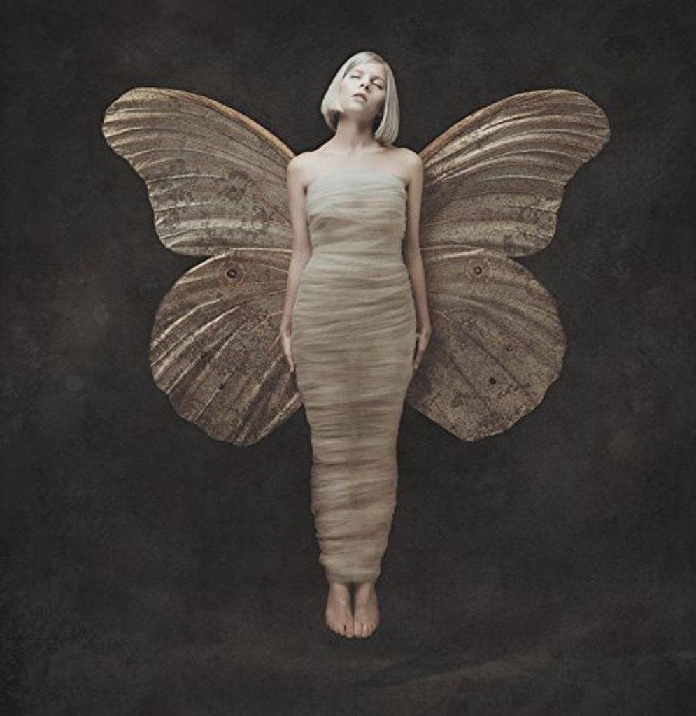 Aurora (Norwegen): All My Demons Greeting Me As A Friend