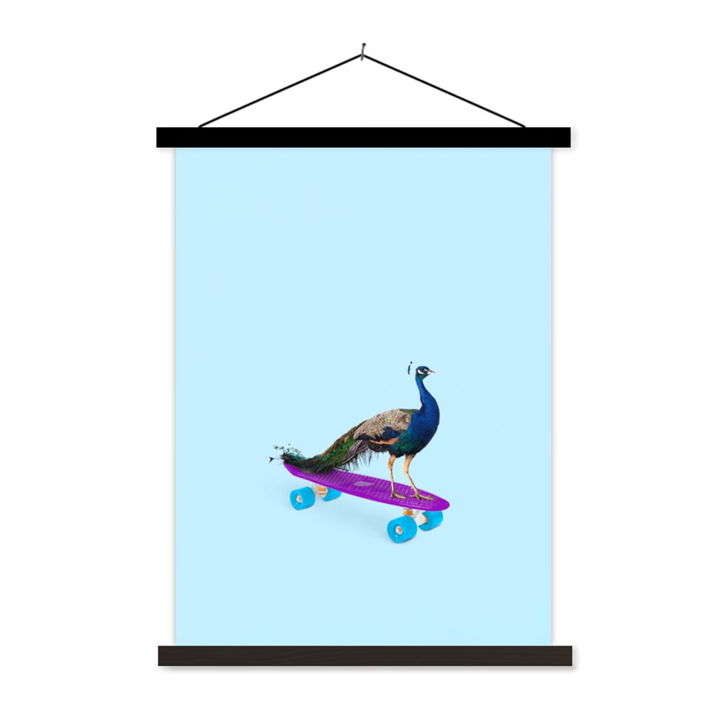 MuchoWow Textilposter Pfau - Blau - Skateboard - Tiere - Lustig 90x120 cm mit schwarzem Rahmen - Dekoration