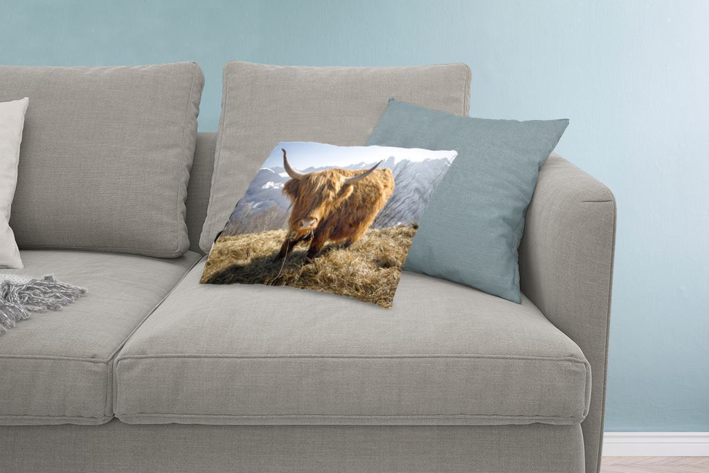 MuchoWow Zierkissen Sofakissen Wohnzimmer Dekokissen 60x40 cm Schottisches Hochlandrind - Berg - Schnee - Kopfkissen - Polster mit Foto