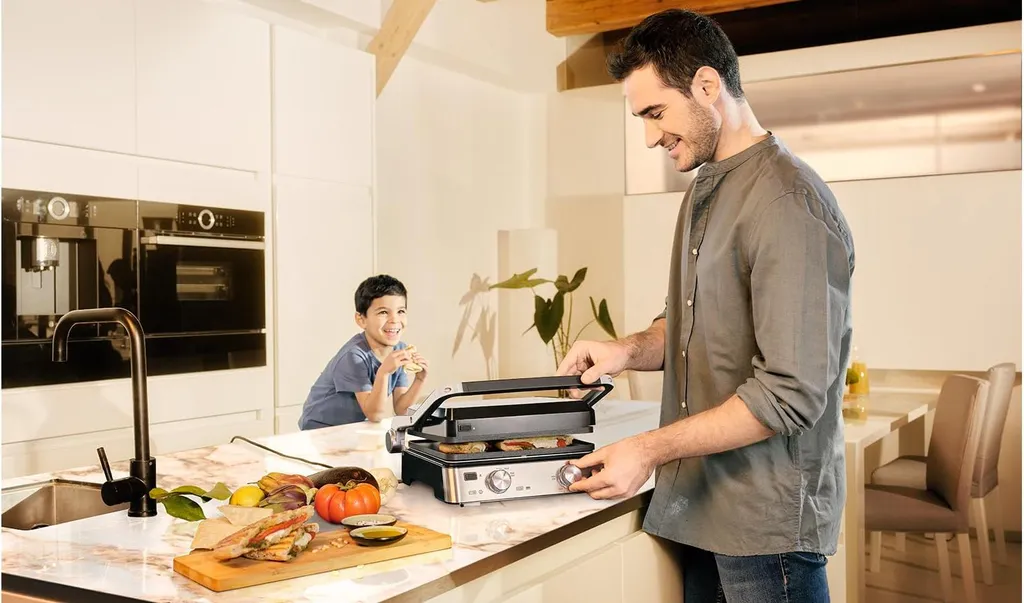 Grill de Table Braun CG7020 Idéal pour Barbecue Intérieur et Réceptions - 15