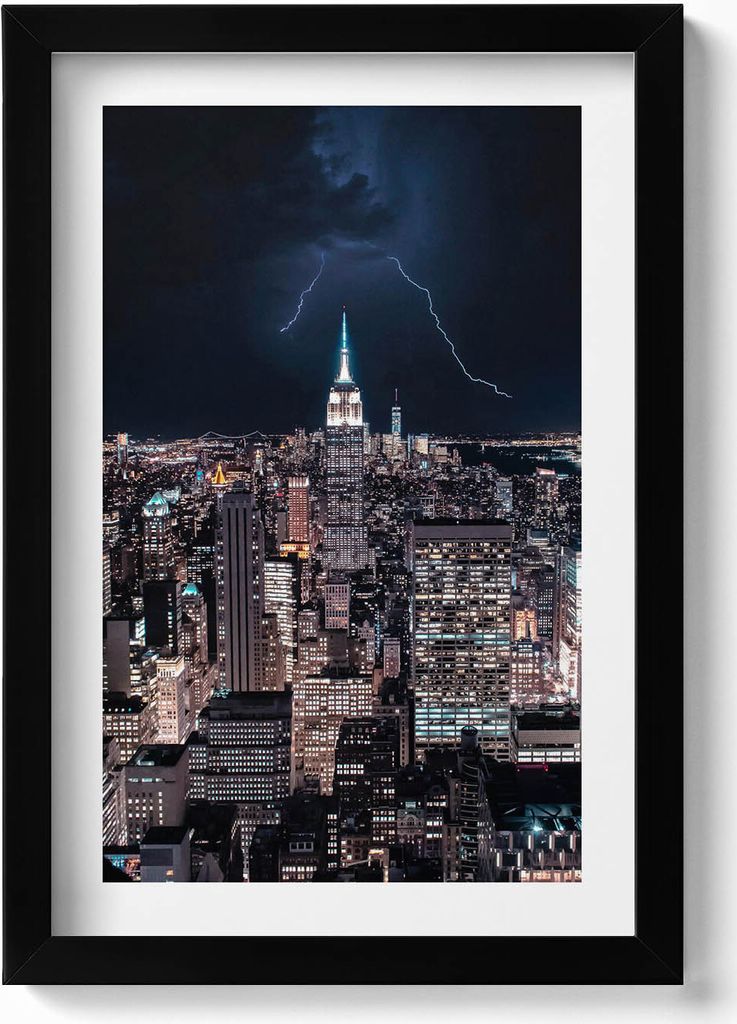 New Yorker Wolkenkratzer bei Nacht– Wandbild mit Rahmen – Gerahmtes Bild – Wanddekoration – 20x30 cm – Schwarz