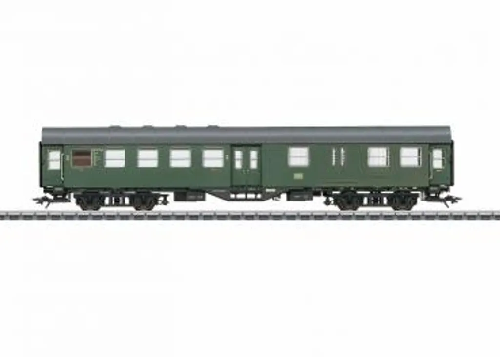 Voiture voyageurs Märklin 41330 pour train miniature à l'échelle HO