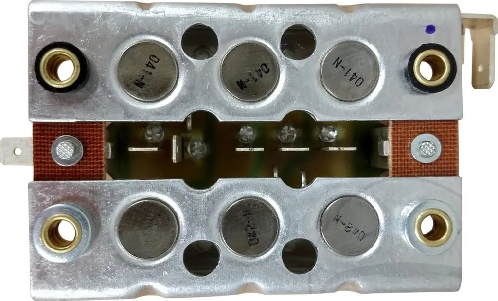 Regolatore raddrizzatore per Moto Guzzi V65 650 TT anno di costruzione 1984-1986 di pamoto