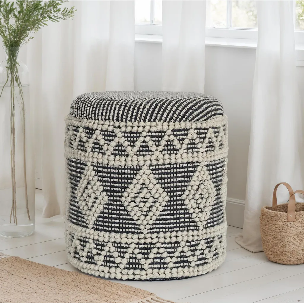 Siège d'appoint salon avec coffre intégré gris et crème style scandinave