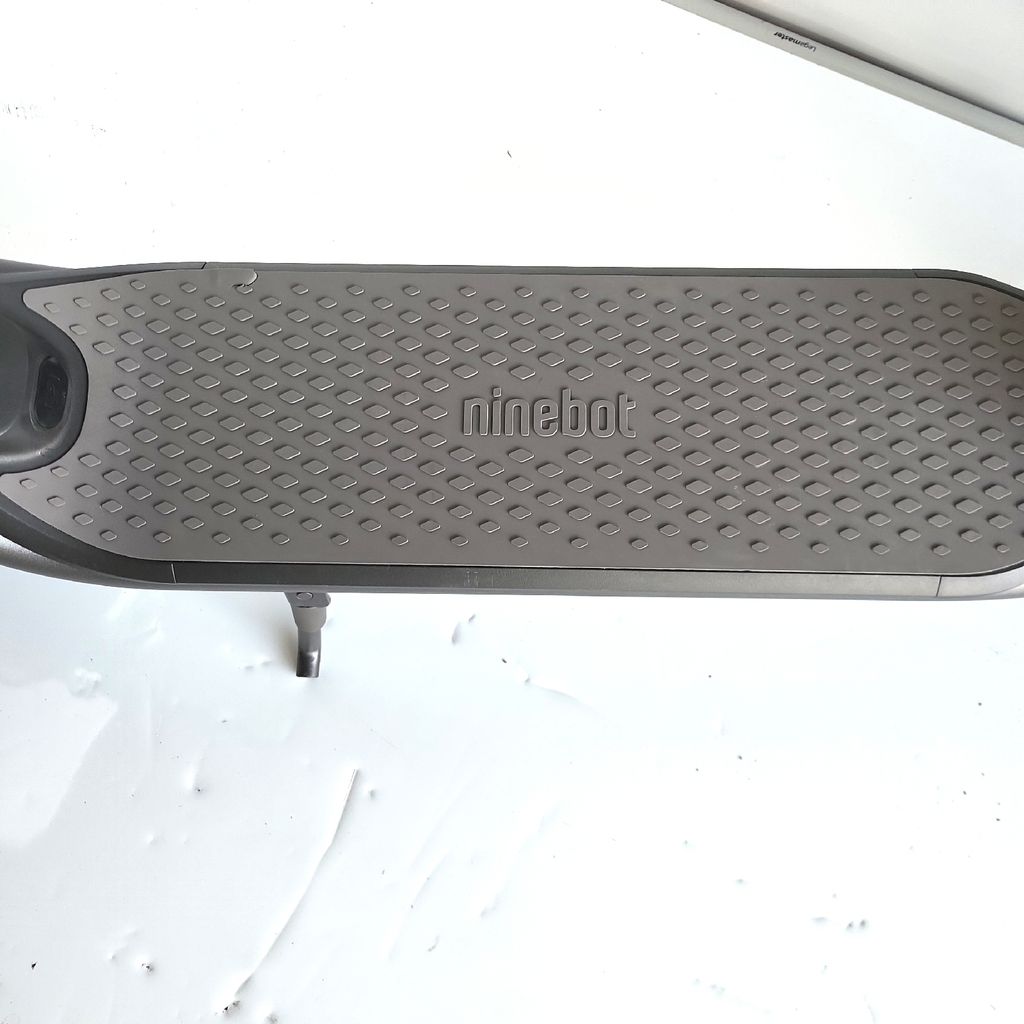 Ninebot by Segway F20D elektrická kolobežka 20 km/h čierna Obrázok produktu 26