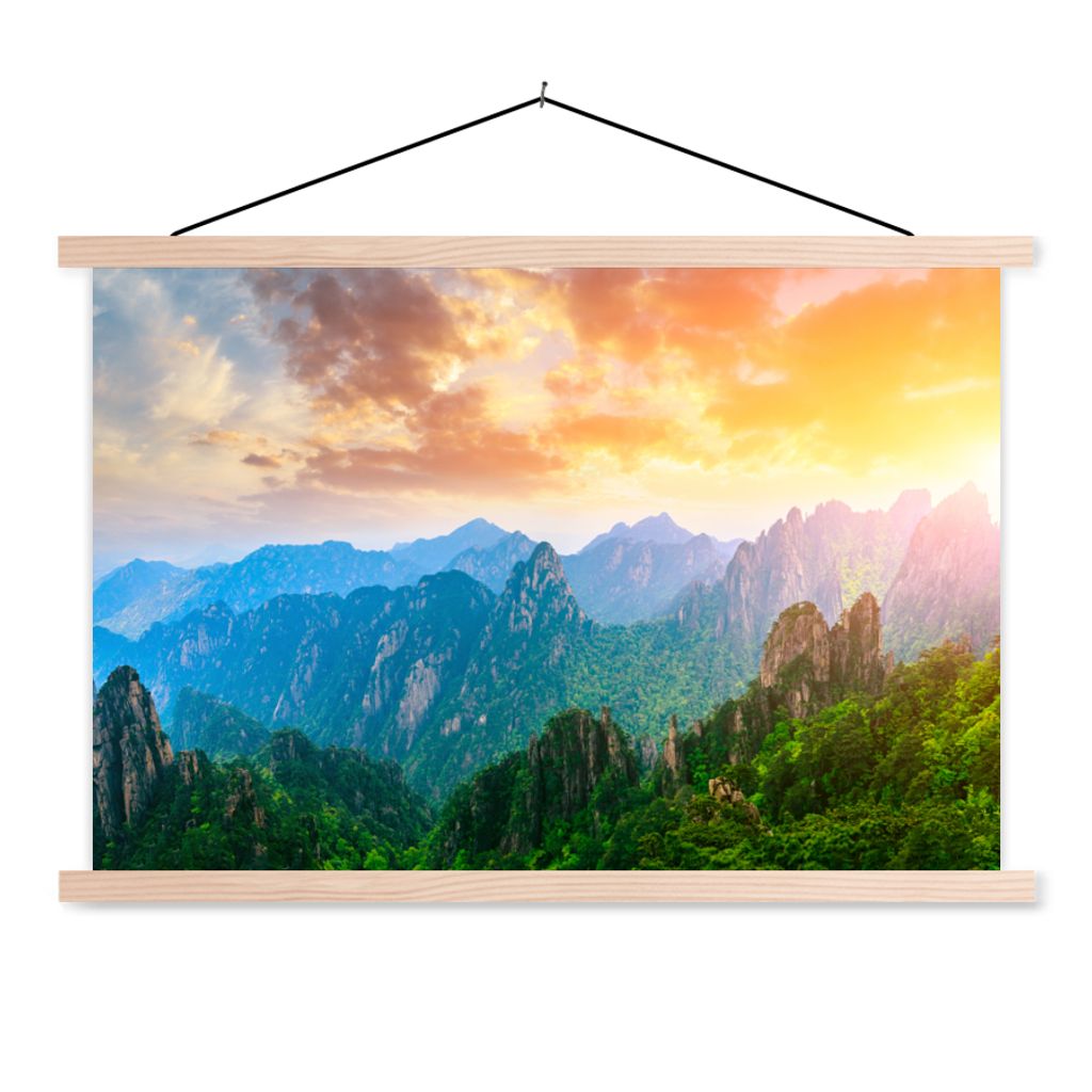 MuchoWow Textilposter Berge - Bäume - Sonnenuntergang - Natur 120x80 cm mit holzfarbenen Rahmen - Aufhängeset