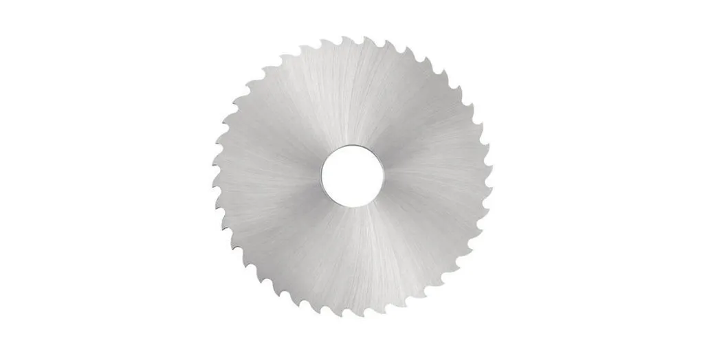 Coupe de profilés métalliques avec la lame circulaire HSS 80mm Z.40