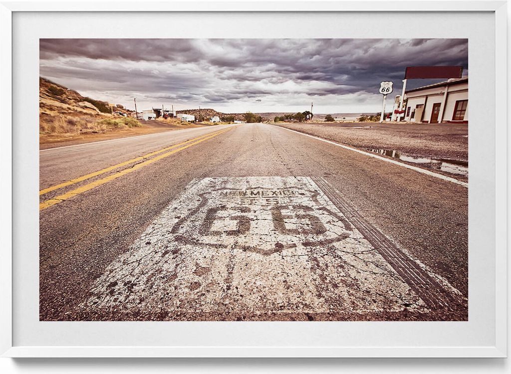Route 66 Amerikanische Staatsstraße– Wandbild mit Rahmen – Gerahmtes Bild – Wanddekoration – 100x70 cm – Weiß Rahmen