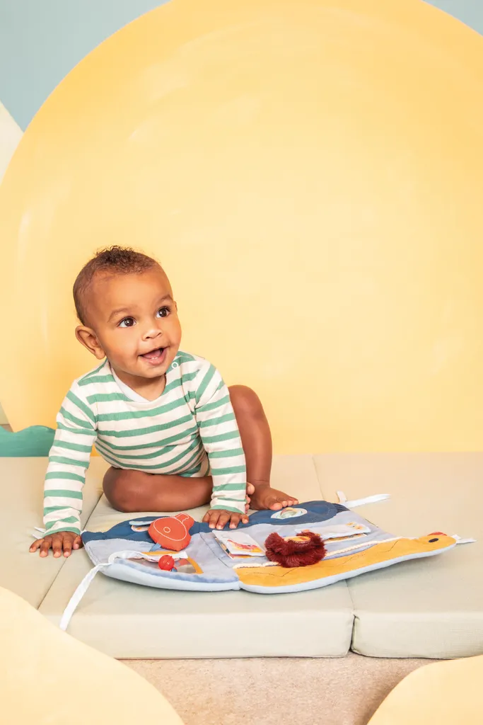 Tableau d'activités bébé Jules Lilliputiens avec miroir et textures