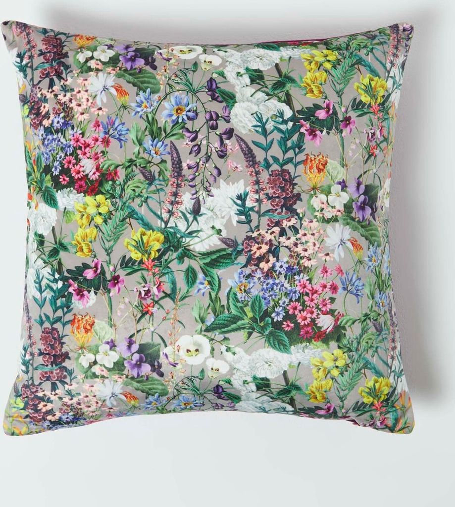 HOMESCAPES Deko-Kissenbezug mit Blumenmuster - violett, 46 x 46 cm