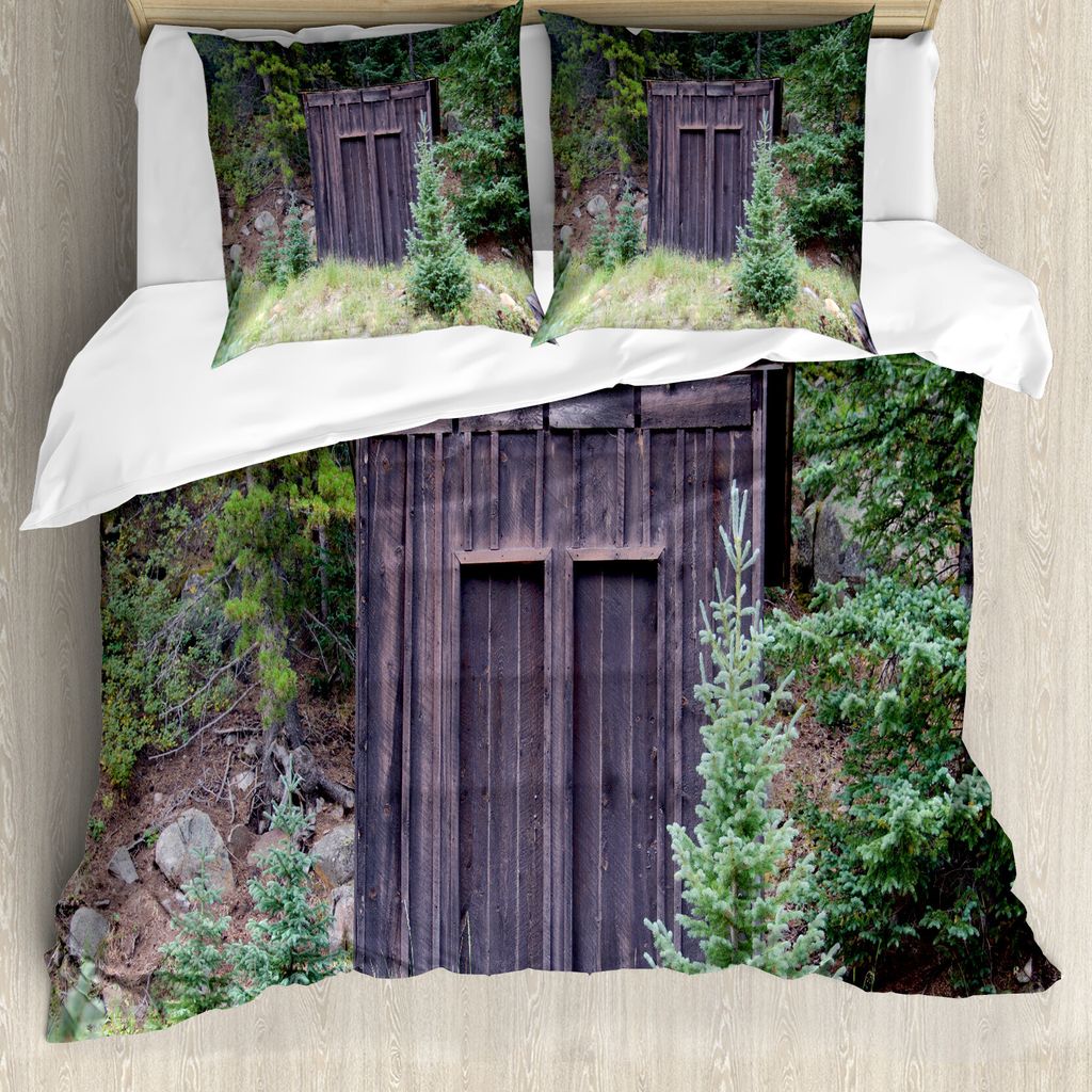 ABAKUHAUS Toilettenhäuschen Bettbezug, Cottage in Farm Wald, Milbensicher Allergiker geeignet mit Kissenbezügen, 155 cm x 220 cm - 80 x 80 cm, Du...