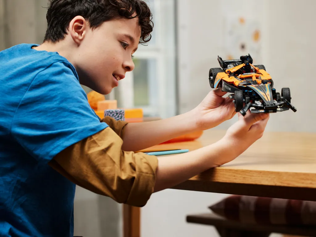 Voiture de Course McLaren Formula E LEGO Technic 42169 à Construire - 9