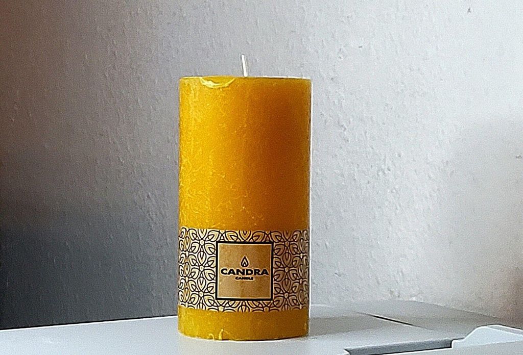 Rustikale Kerzen Candra Candle Gelb