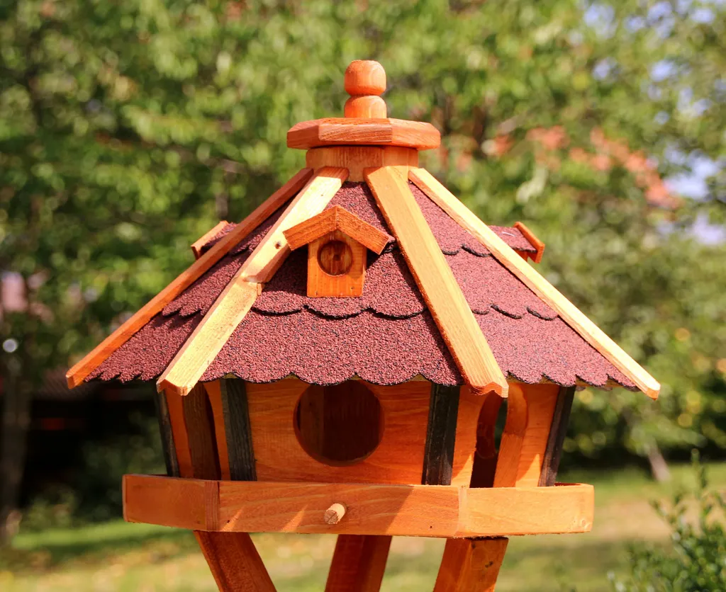 Mangeoire bois rouge XL 47x33 cm Type 23 avec toit protecteur oiseaux