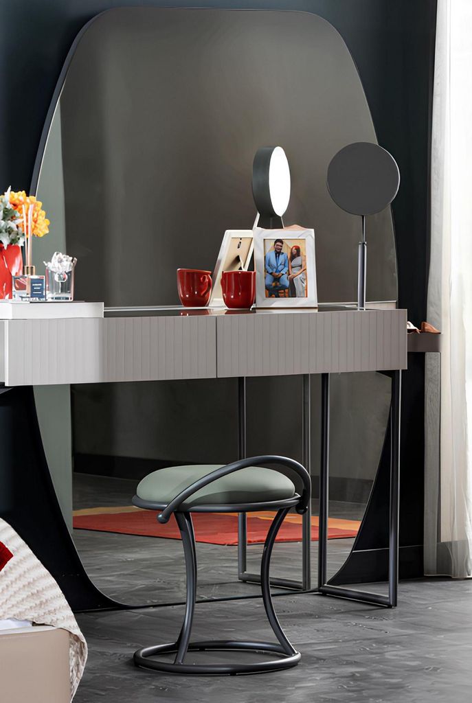 Stilvoller Weißer Schminktisch Edler Polsterhocker Schlafzimmer Set