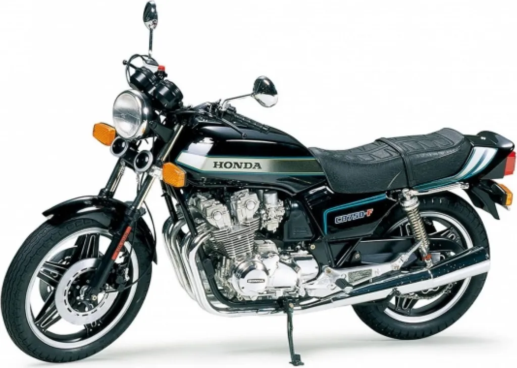 Honda CB750F 1979 Tamiya 1/6 Modèle Réduit Moteur DOHC Détaillé