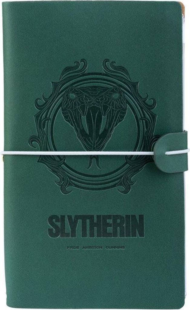 Slytherin-Reisenotizbuch mit linierten Seiten und Lesezeichen