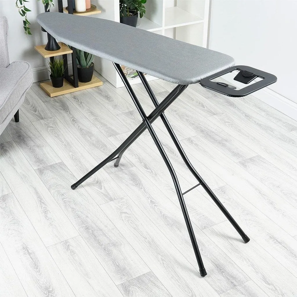 Table à repasser stable avec repose-fer ergonomique - Modèle Classique