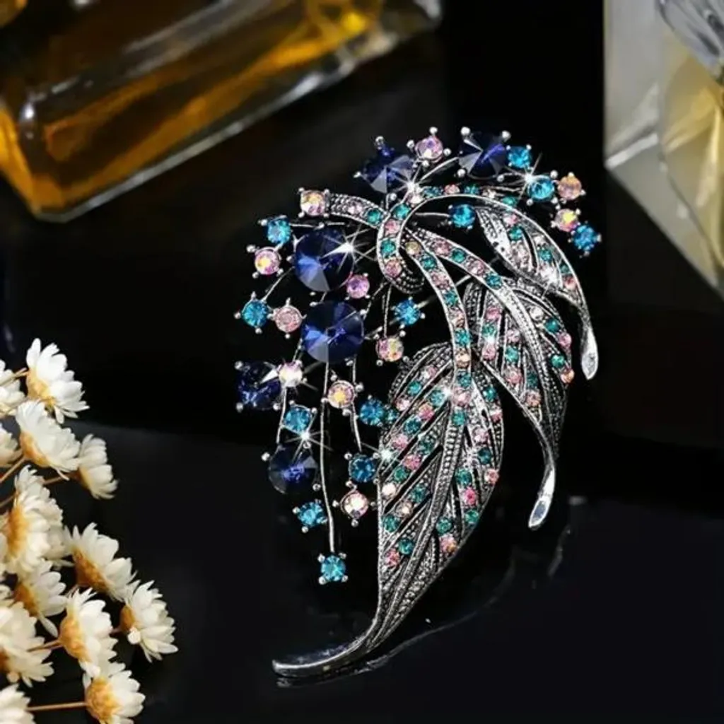 Broche en forme d'ara en émail coloré et cristaux brillants pour femme