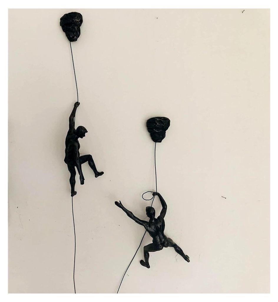 "There for each other" Duo Set mit 2 großen Kletterkameras Nagelkappen inklusive 2 x große Kletterfiguren zum Aufhängen an Drahtseil Wandkunst S...