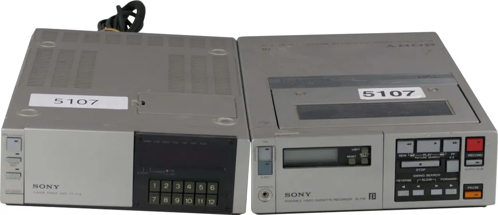 Sony SL-F1e & TT-F1e Combo Vidéo Betamax Portable Standard PAL