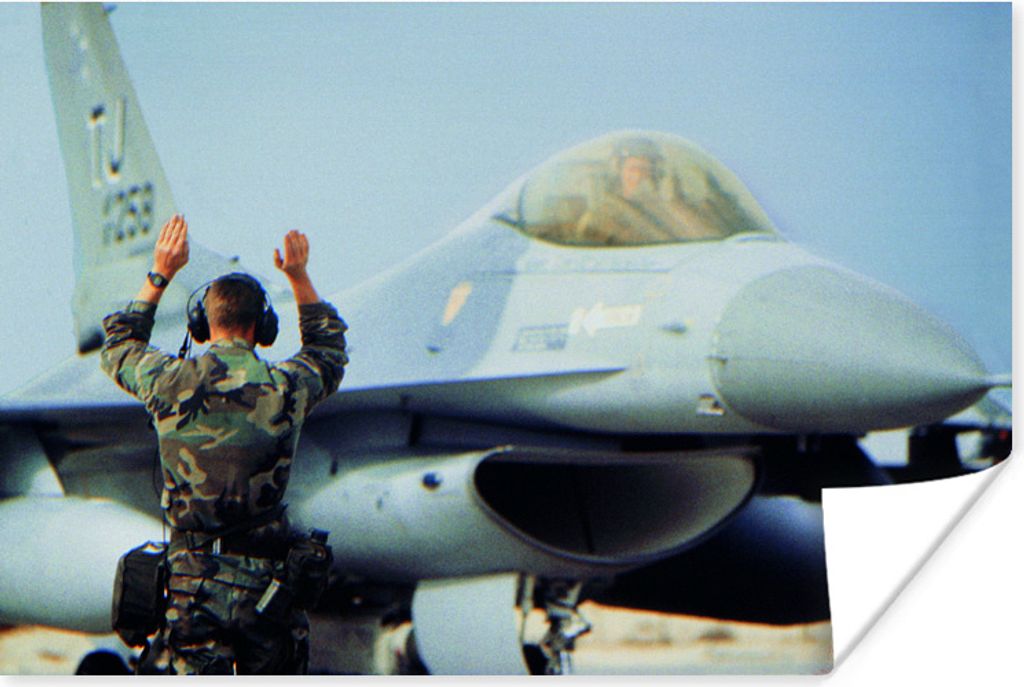 MuchoWow Poster Bodenpersonal signalisiert dem Piloten eines Militärflugzeugs 60x40 cm - Schlafzimmerdekoration