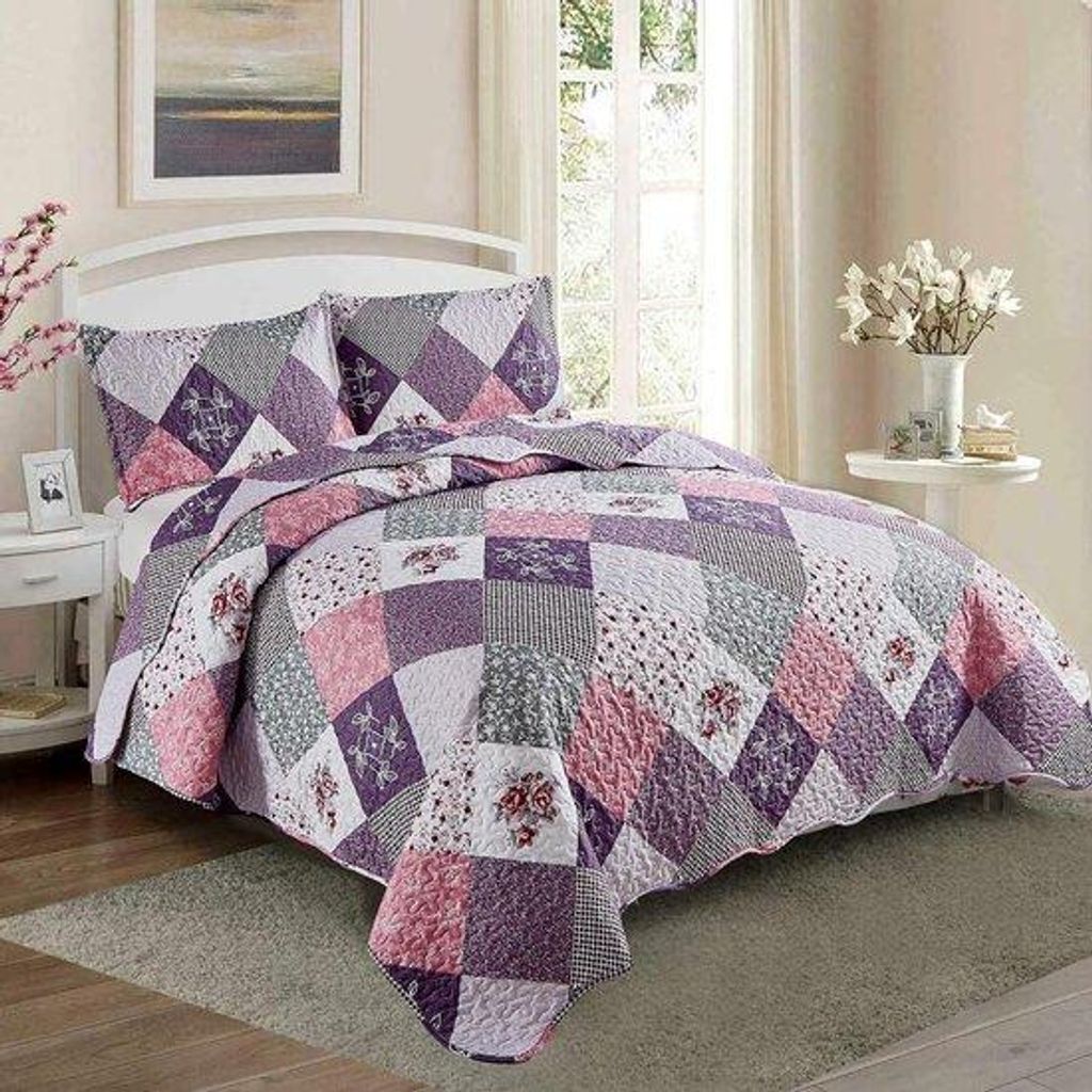Famanu Sprei 240x260 cm rosa-lila, Blumenmuster, Quiltstil mit Kissenbezügen