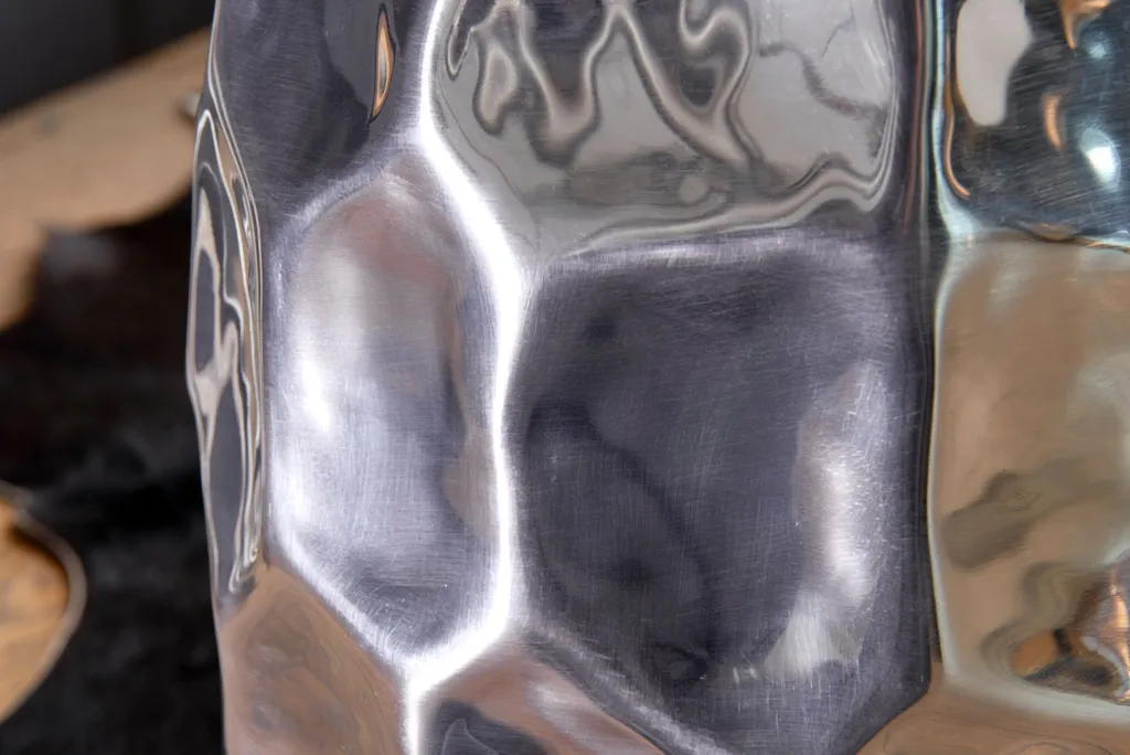 Table d'Appoint Orientale en Aluminium Argenté avec Effet Martelée - 6
