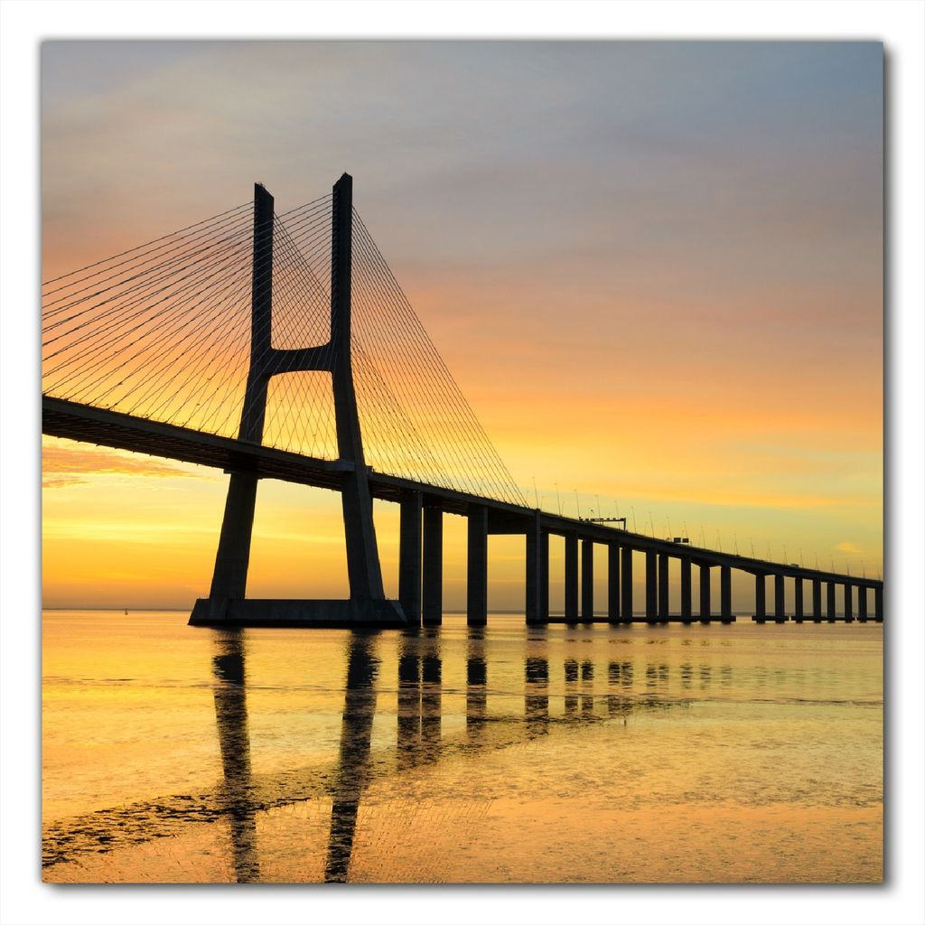 Wallario selbstklebende Möbelfolie/ Tischdecke für Innen und Außen, Größe: 60 x 60 cm - Vasco da Gama Brücke