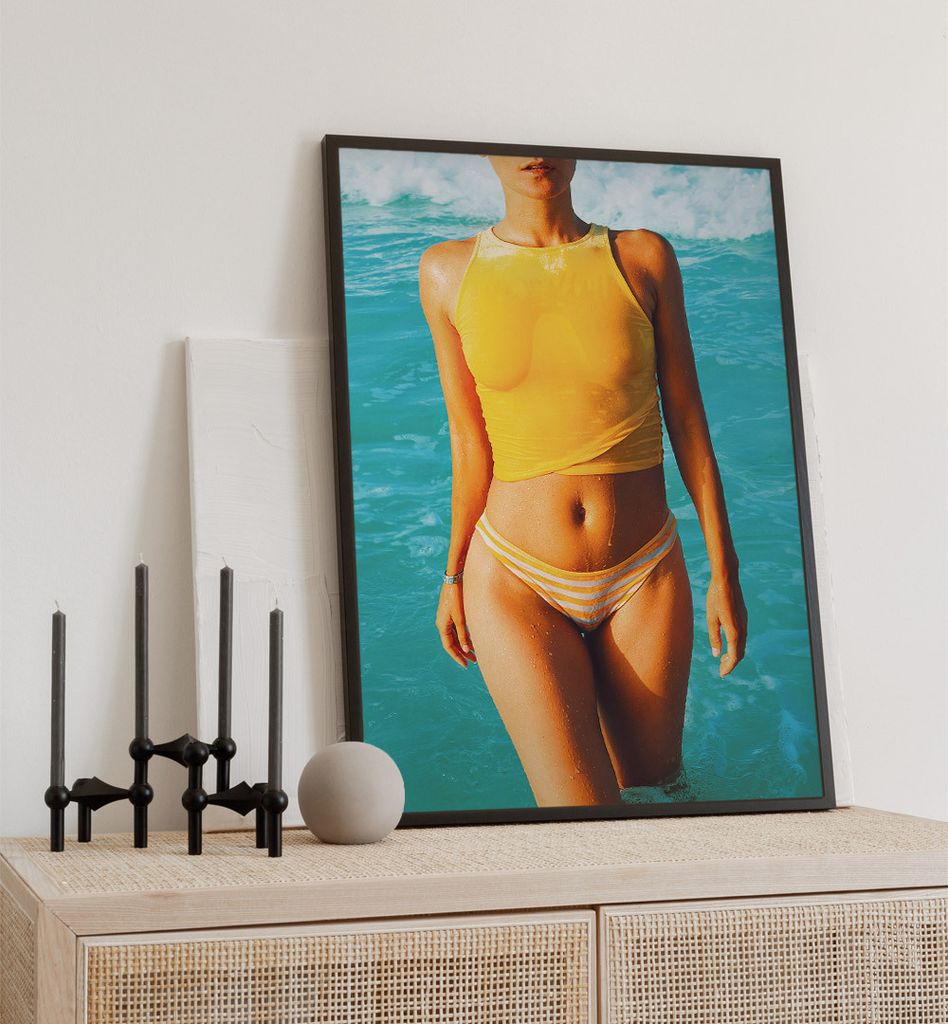 Poster Frau am Strand, groesse_poster:21x30 cm, groesse_rahmen:weiß Passepartout 30x40 cm